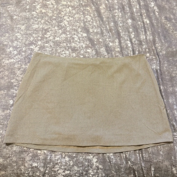 Abercrombie & Fitch Dresses & Skirts - Abercrombie & Fitch Beige Checkered Mini Skirt